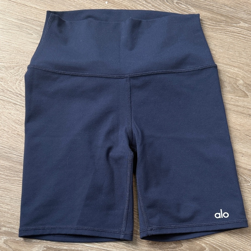 ALO Yoga Women's Navy Bike Shorts